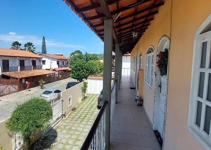 Otimo Apto De Quarto, Sala, Cozinha E Banheiro Em Cabo Frio - Caucao Garantia 200,00 - Acomoda Ate 6 Pessoas Confortavelmente Em Camas - Wifi Na Area Externa No Condominio
